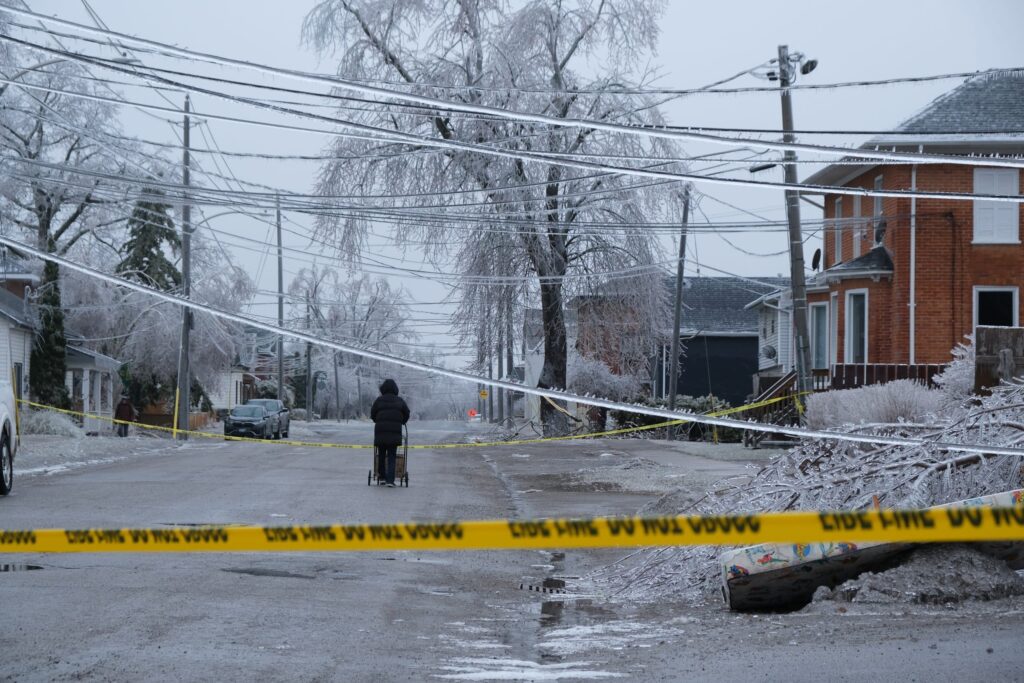 Power Outages Persist in Peterborough Following Ice Storm Power Outages Persist in Peterborough Following Ice Storm