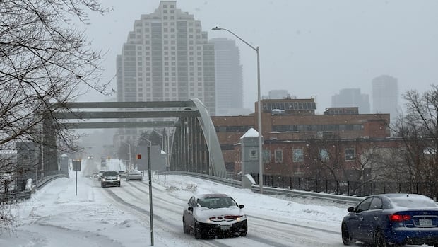 Winter Storm Causes Over 50 Accidents in Southwestern Ontario Winter Storm Causes Over 50 Accidents in Southwestern Ontario
