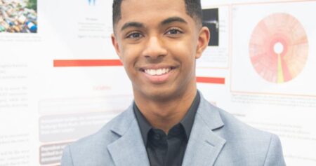 Local Teen from Richmond Hill Receives Ontario Volunteer Medal Local Teen from Richmond Hill Receives Ontario Volunteer Medal