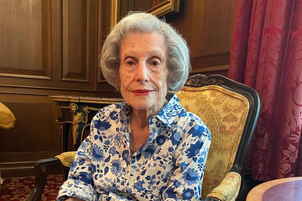101-Year-Old Susie Gellman Honored for War Contributions 101-Year-Old Susie Gellman Honored for War Contributions