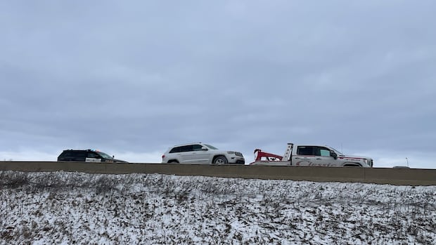 Woman dead after Highway 401 collision in Mississauga Woman dead after Highway 401 collision in Mississauga