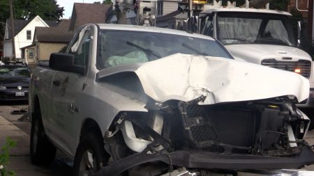 Driver hits hydro pole and flees scene St. Thomas