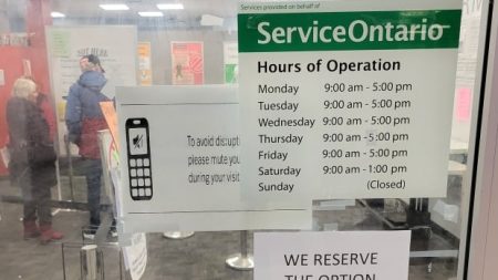 9 privately run ServiceOntario outlets moving to Staples stores, province says