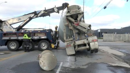 Barrie intersection closed after cement truck loses mixer