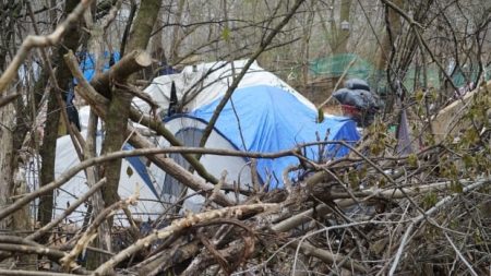 Council votes against reducing encampment buffer to London property lines