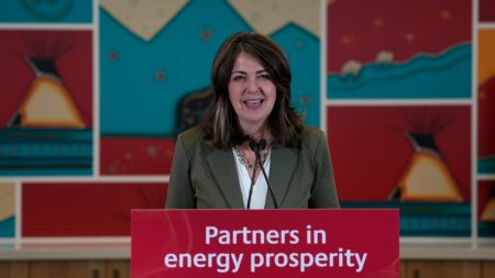 Danielle Smith also in favour of ousting Mexico from new NAFTA