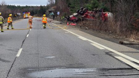 Highway 400 in Georgian Bay Township closed after deadly crash