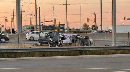 Hwy. 401 westbound blocked in Oshawa after serious crash