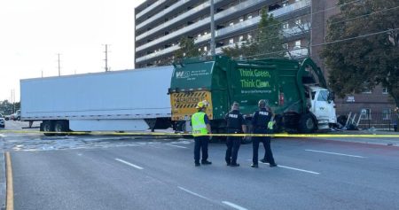 Ontario garbage truck driver dead after major collision - Toronto