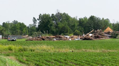 Perth, Ont. tornado destroys family farm's barn