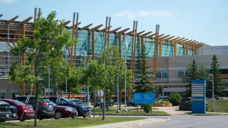 Photo appearing to show elder on hospital floor in Thunder Bay, Ont., raises concerns about Indigenous care