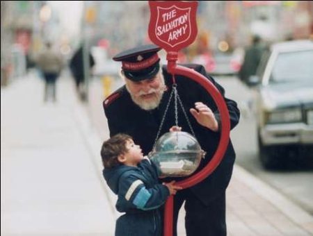 Salvation Army kicks off Christmas Kettle Campaign