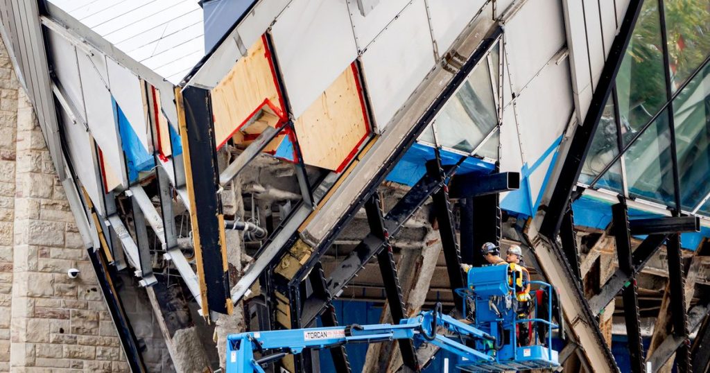 Toronto's iconic ROM Crystal is being partially demolished right now