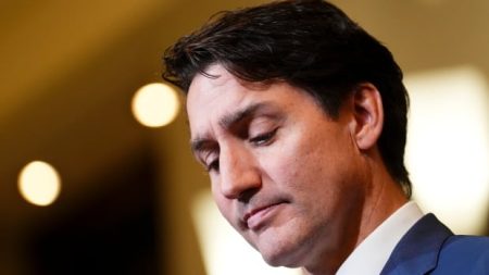 Trudeau flying in and out of Bermuda Wednesday to deliver eulogy for Peter Green