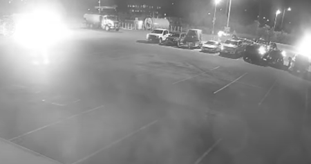 Video appears to show several trucks being lit on fire in Vaughan, Ont. - Toronto