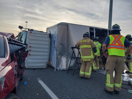 1 seriously injured in 5-vehicle crash on Toronto-bound QEW in Oakville
