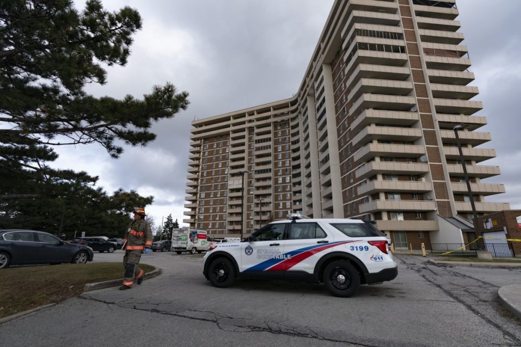 Toronto police officer dies whereas on responsibility after suspected medical episode Toronto police officer dies while on duty after suspected medical episode