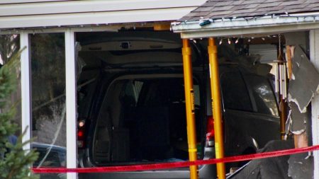 Car strikes house in south Windsor