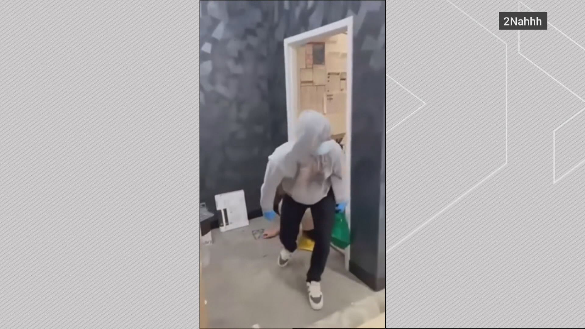 Click to play video: '5 sought after brazen smash-and-grab robbery in Richmond Hill'