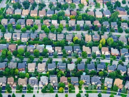 GTA builders warn of 41,000 job losses as Toronto housing starts hit lowest level since 1996