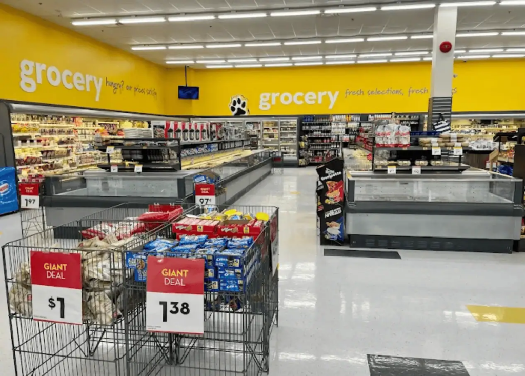 Giant Tiger Location to Close in Burlington