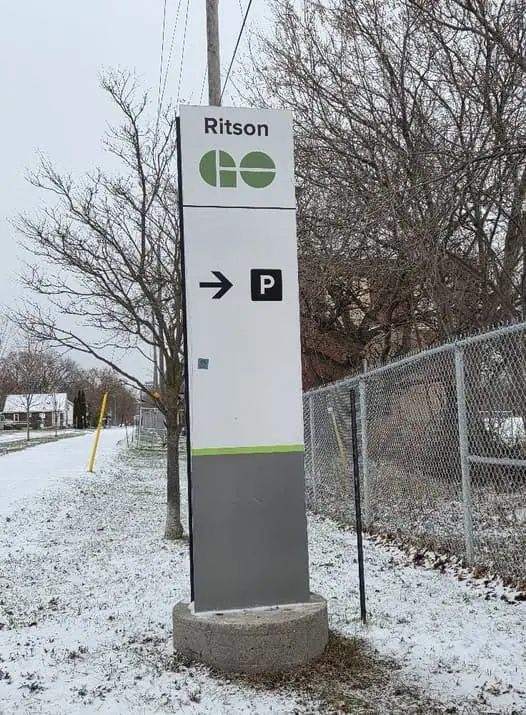 knob hill sign leah jones