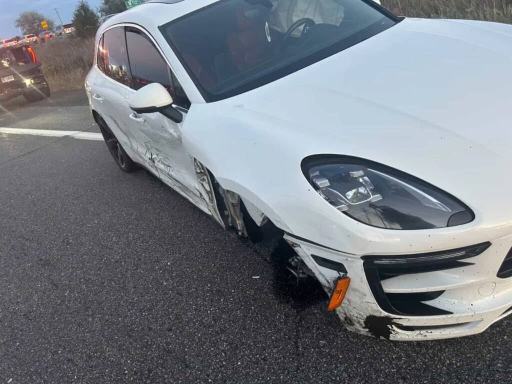 2 Suspects Sought After Crash on Highway 401