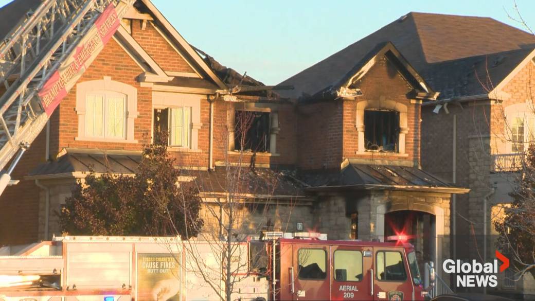 Click to play video: 'Toddler, 3 women confirmed dead in massive Brampton house fire'