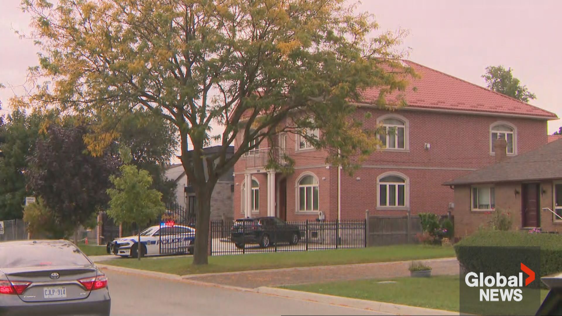 Click to play video: '1 dead, 2 others injured in Mississauga shooting'