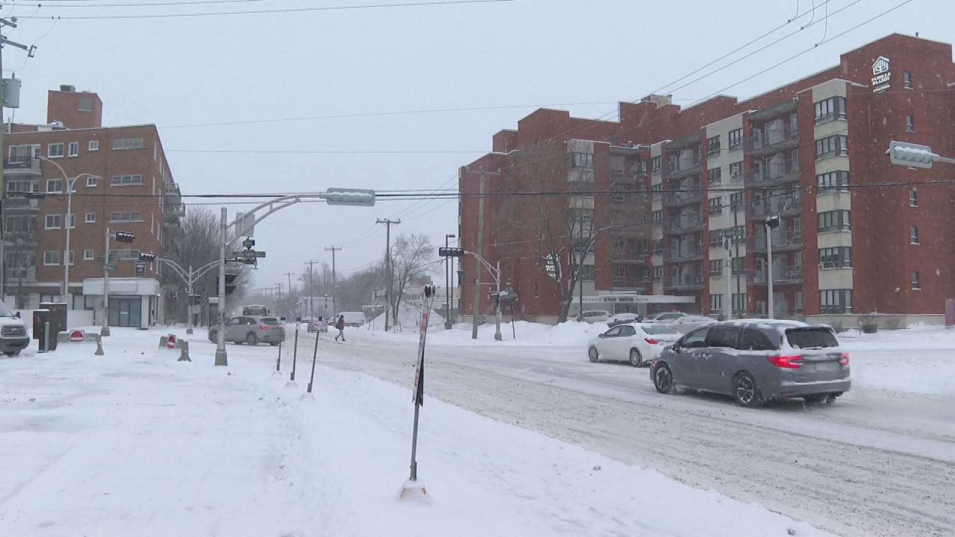 Click to play video: 'Record winter storm buries Eastern Canada'