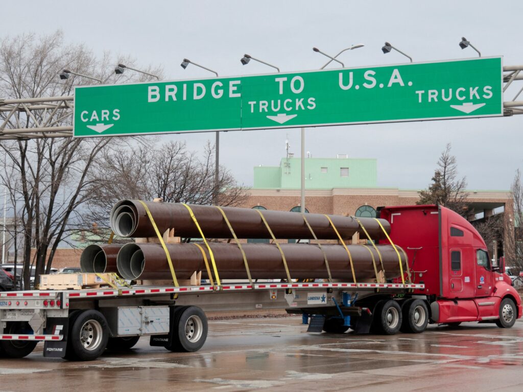 Trump Vows to Halt Detroit-Canada Bridge Opening