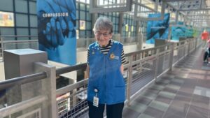91-Year-Old Hospital Volunteer Keeps Going Strong
