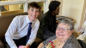 Grad party at long-term care home gives new meaning to ‘senior prom’