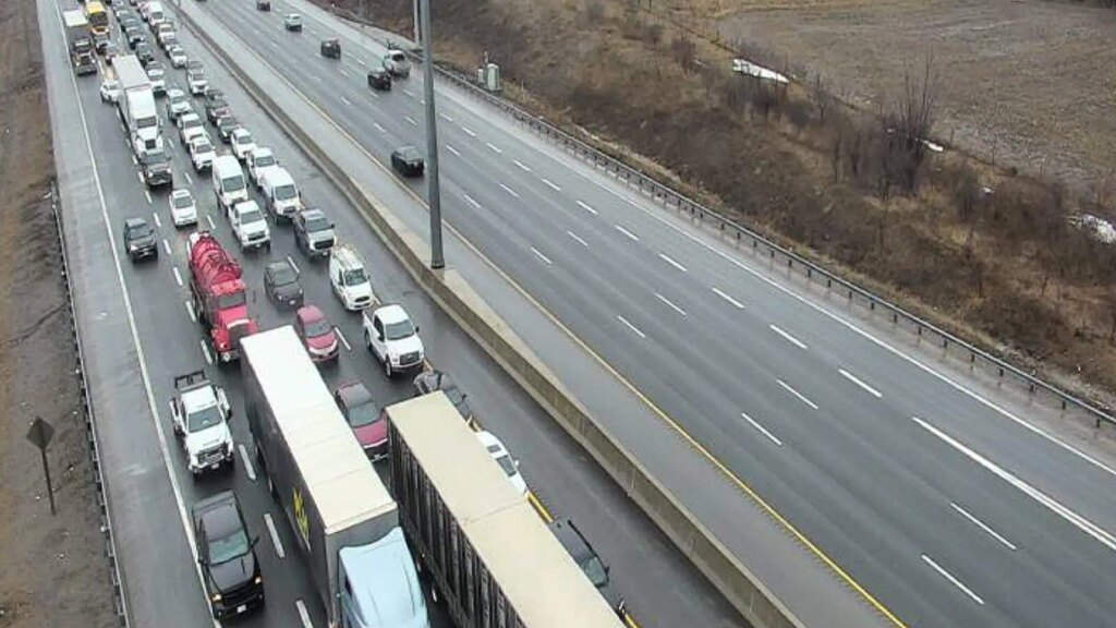 Traffic Disruptions on Highway 401 from Crashes and Flooding