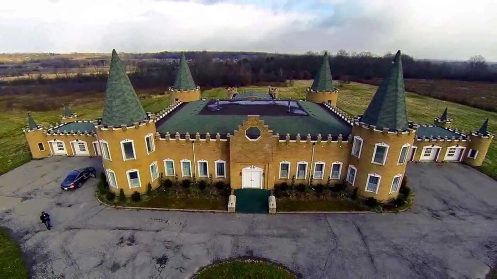 Man Charged After Threats to Pickering Mosque