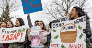 Niagara students walk out of class to protest OSAP overhaul
