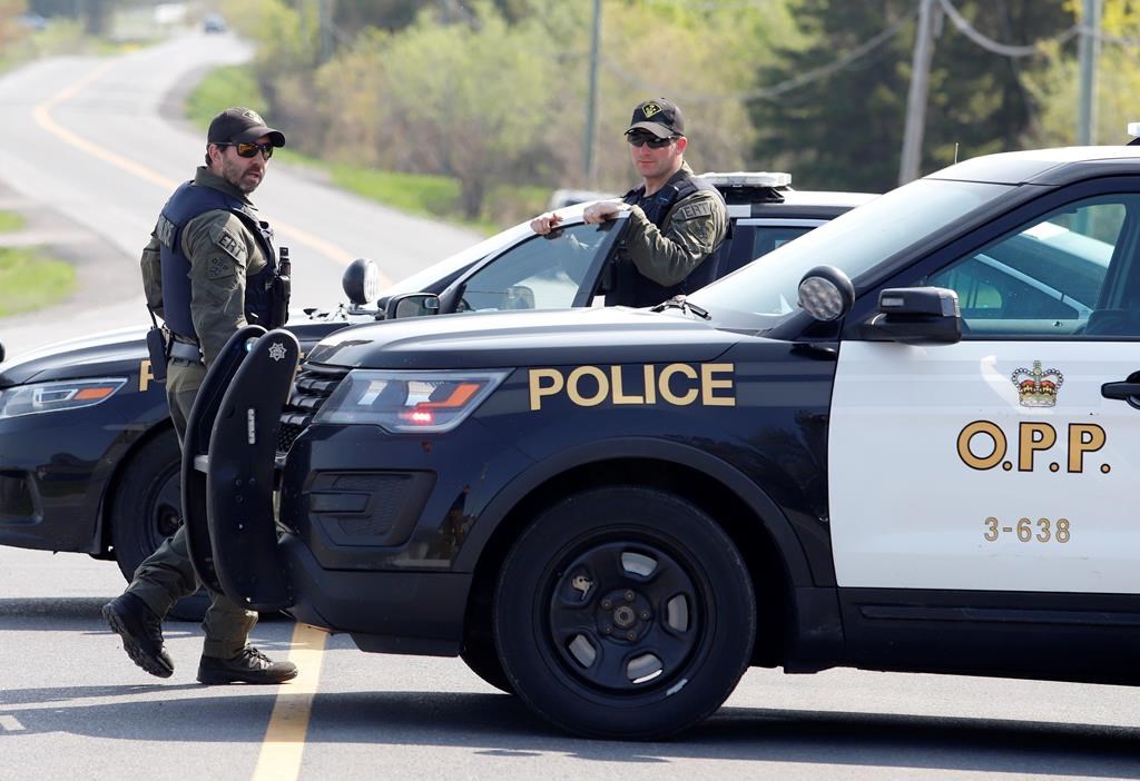 Manhunt Ongoing for Suspect in Ottawa Valley Manhunt Ongoing for Suspect in Ottawa Valley