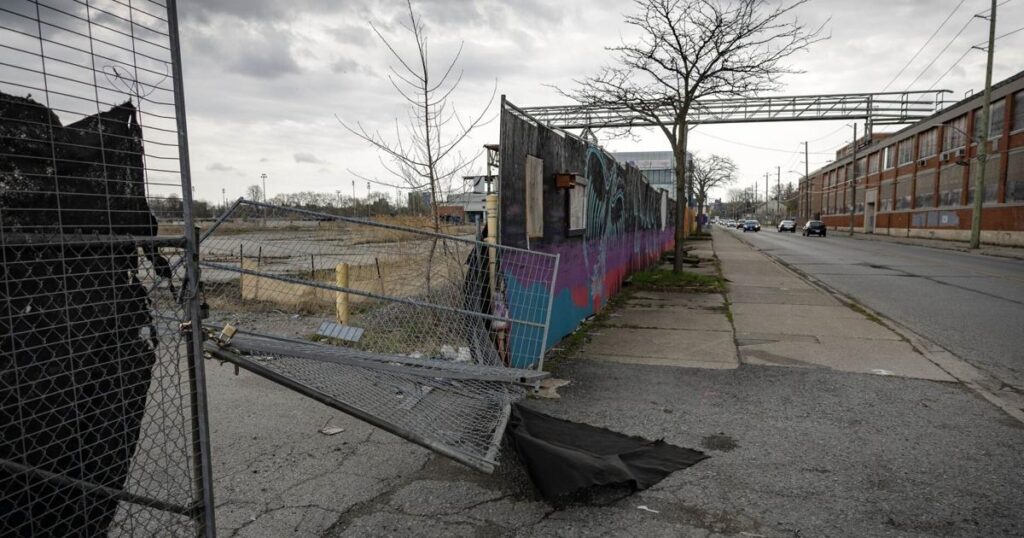 Fencing Required at Former GM Site