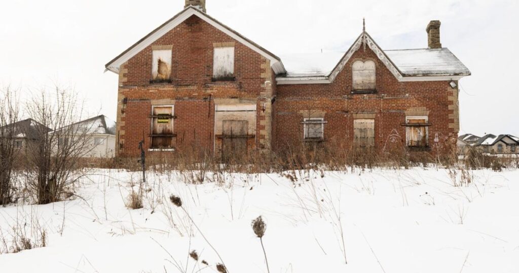Old Farmhouse in Peterborough’s North End Taken Down