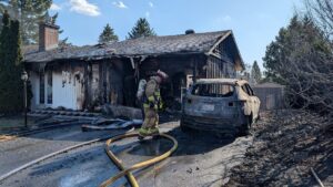 Quick Response to Hedge Fire Protects Nearby Home and Car