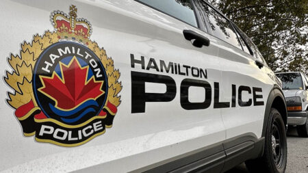 Man dead, child critically injured in 2-vehicle crash in Hamilton