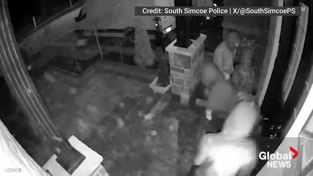 Click to play video: 'Video shows moment Ontario homeowner scared off four armed home invaders'