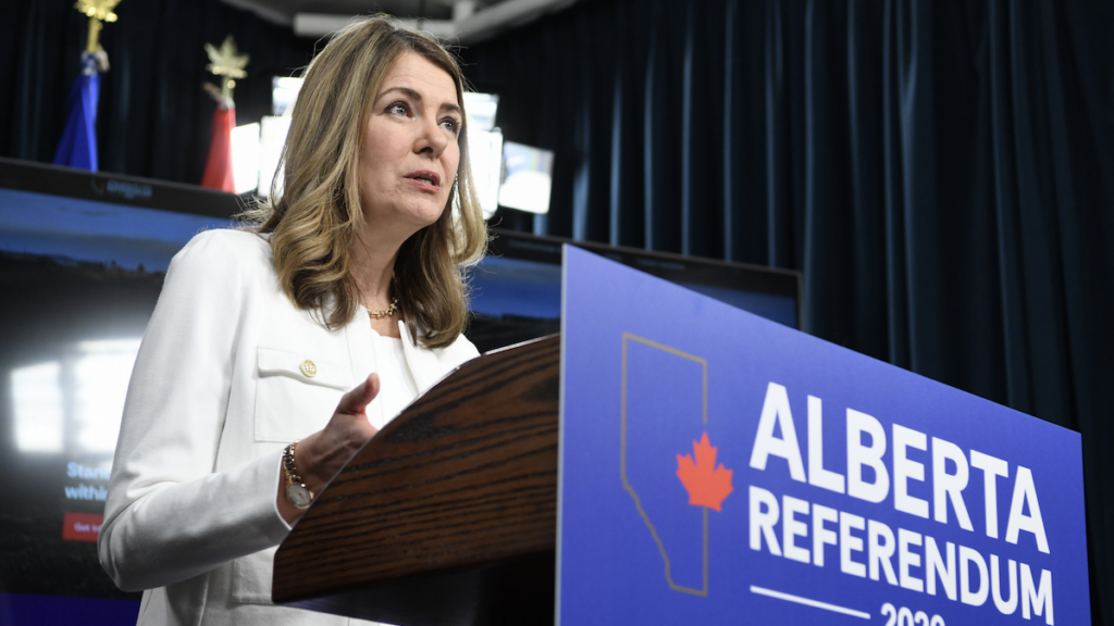 Smith Receives Security Clearance Amid Controversy