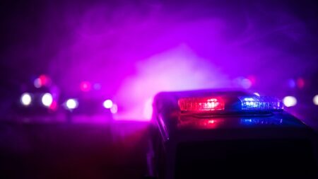 Police Seek Man in Oakville Jewelry Store Robbery Police Seek Man in Oakville Jewelry Store Robbery