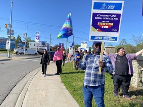NACL Workers Go on Strike in Simcoe