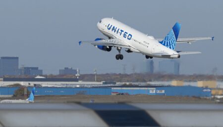 United Airlines to Reduce Flights at O’Hare This Summer