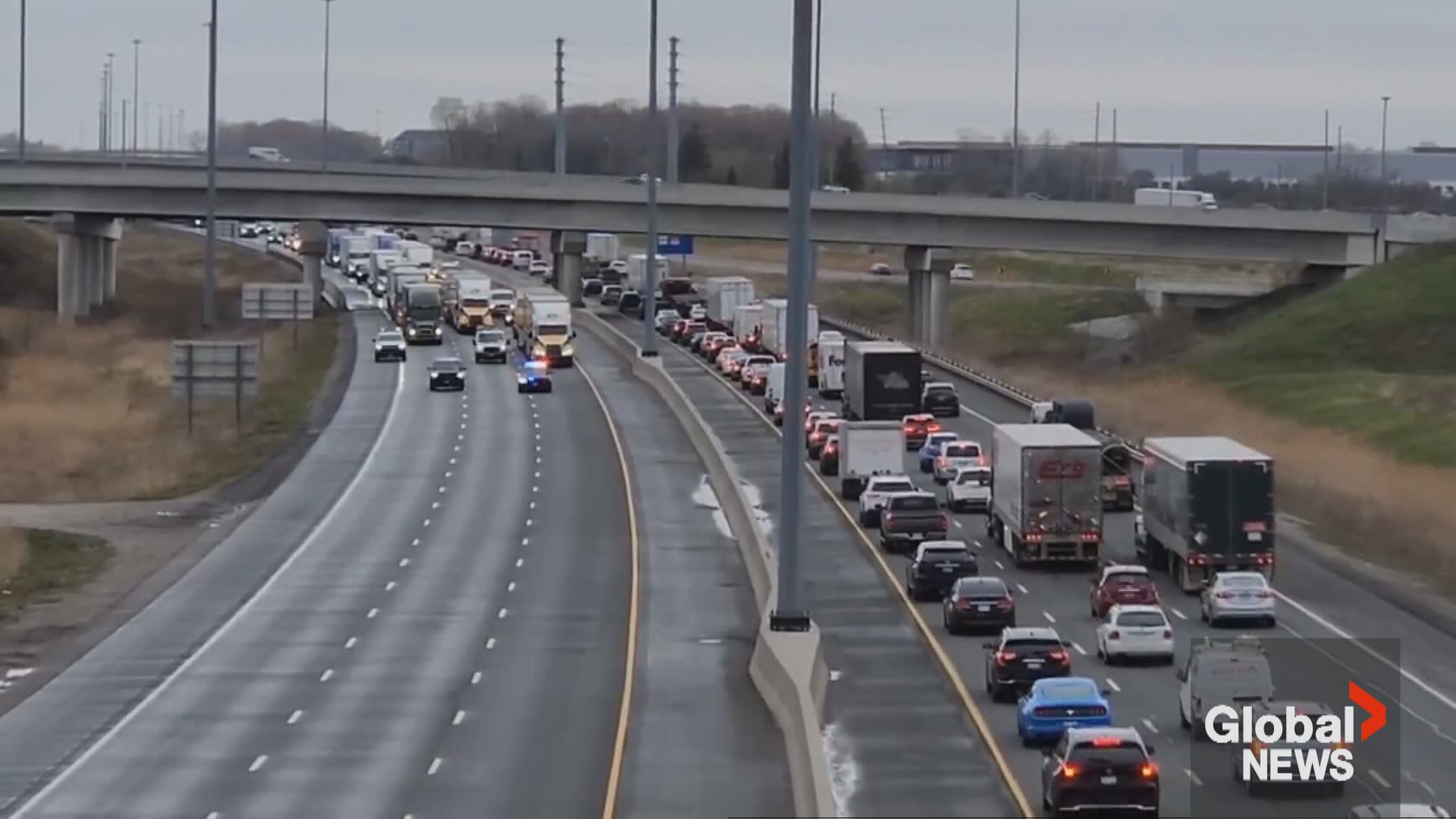 Click to play video: 'Wrong-way 401 crash: 2 officers haven’t agreed to interviews in SIU investigation'