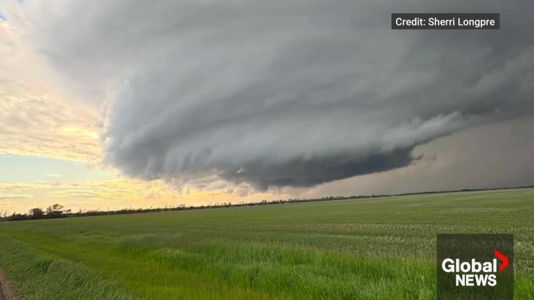 Click to play video: 'Tornado confirmed near Girouxville in northern Alberta'