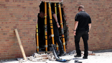 Car Crashes into Gym, Injuring Seven in London, Ont.