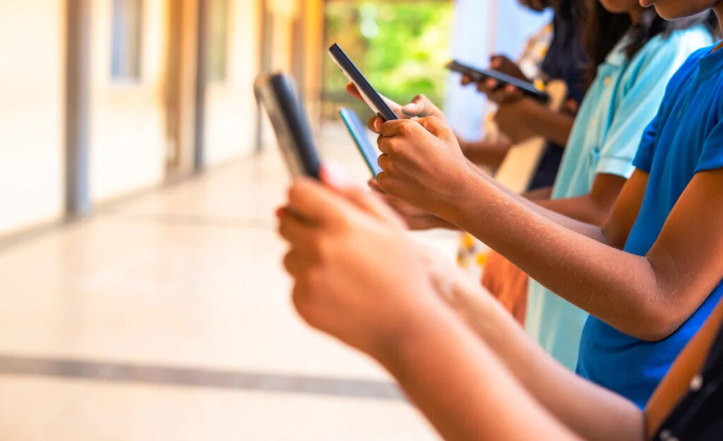 Canada Considers Social Media Restrictions for Kids Under 16 Canada Considers Social Media Restrictions for Kids Under 16